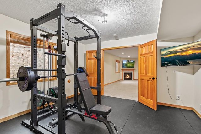 4102 Red Oak Lane, Chanhassen, MN 55331