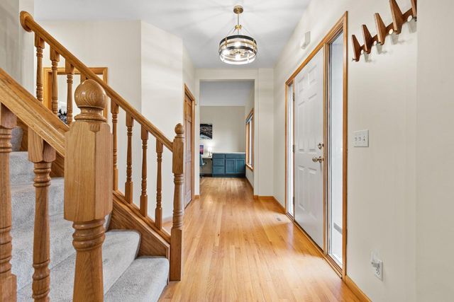 4102 Red Oak Lane, Chanhassen, MN 55331
