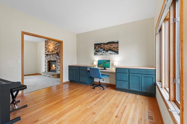 4102 Red Oak Lane, Chanhassen, MN 55331