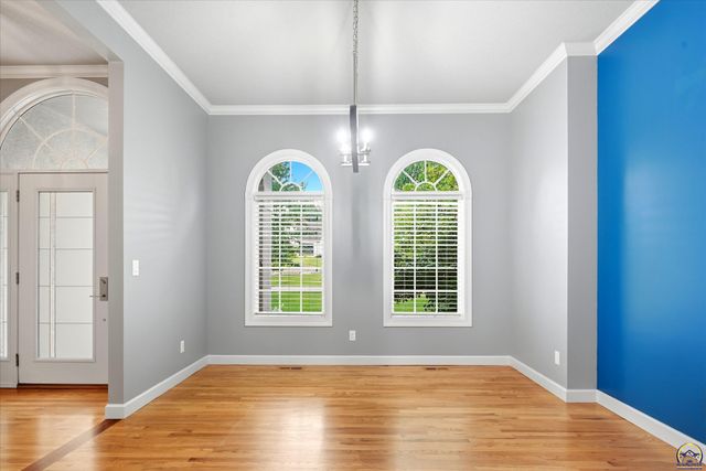 4226 SW Clarion Lakes DR, Topeka, KS 66610
