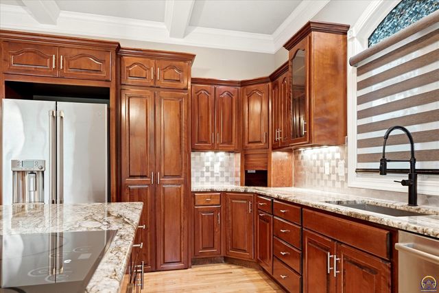4226 SW Clarion Lakes DR, Topeka, KS 66610
