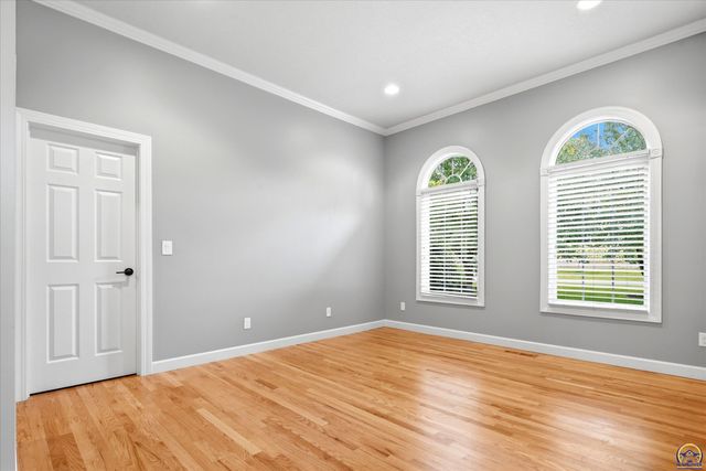4226 SW Clarion Lakes DR, Topeka, KS 66610