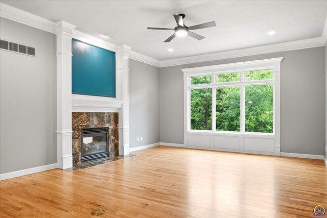 4226 SW Clarion Lakes DR, Topeka, KS 66610