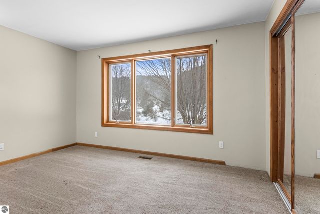 11951 Cabin Lane, Rapid City, MI 49676