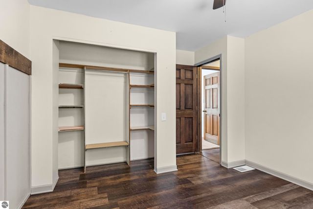 11951 Cabin Lane, Rapid City, MI 49676