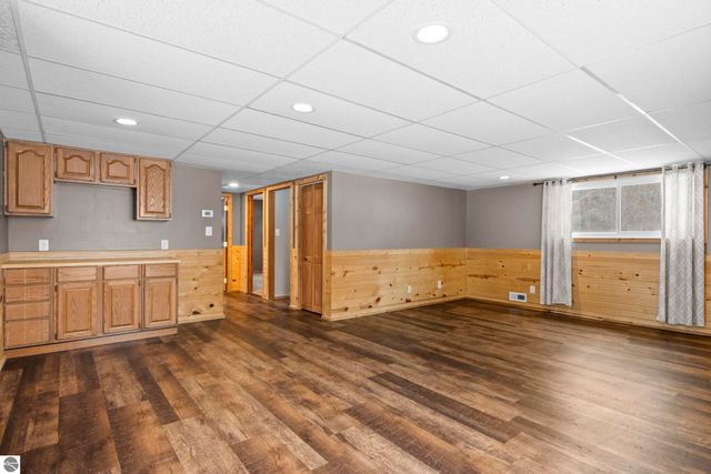 11951 Cabin Lane, Rapid City, MI 49676