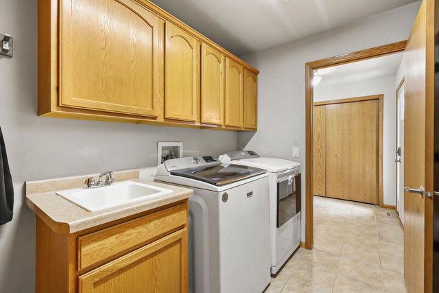 141 Shawn Avenue, Arlington, WI 53911