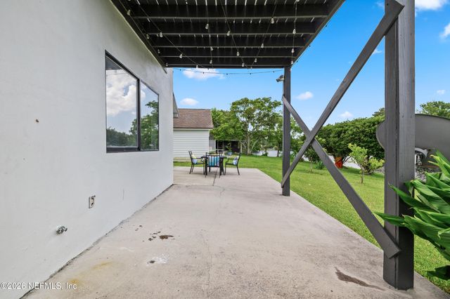 2922 LANTANA LAKES Drive E, Jacksonville, FL 32246