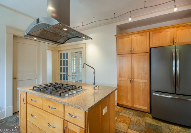 2265 E Lake Road NE, Atlanta, GA 30307