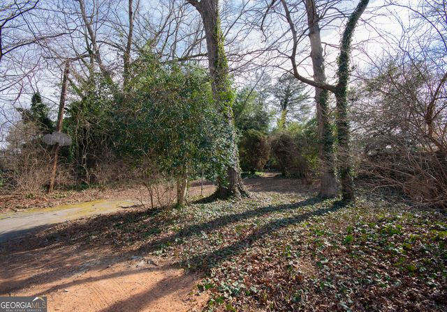 2265 E Lake Road NE, Atlanta, GA 30307