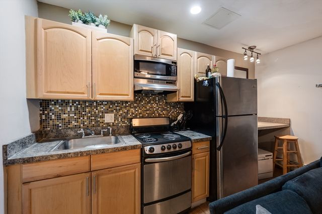 21 Aberdeen Street B, Boston, MA 02215