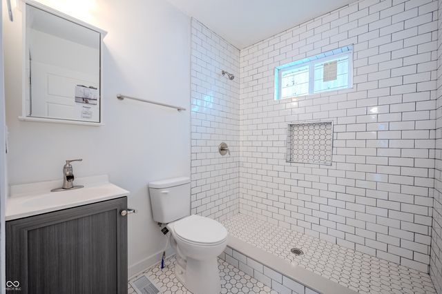 1605 W Memorial Drive, Muncie, IN 47302