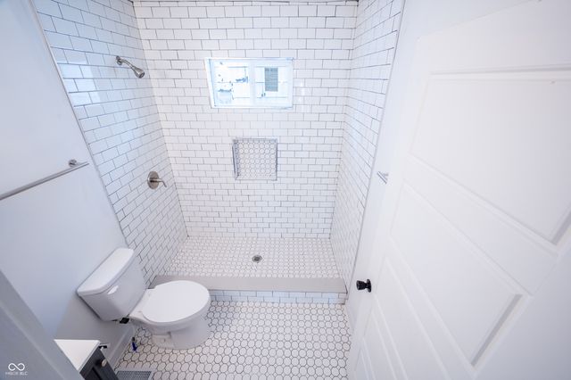 1605 W Memorial Drive, Muncie, IN 47302