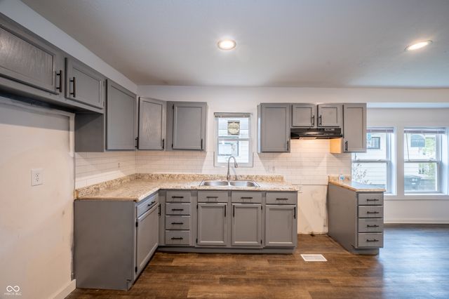 1605 W Memorial Drive, Muncie, IN 47302