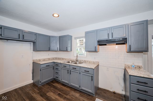 1605 W Memorial Drive, Muncie, IN 47302