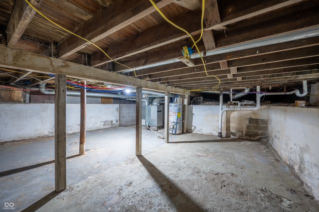 1605 W Memorial Drive, Muncie, IN 47302