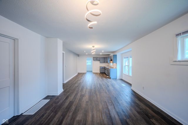 1605 W Memorial Drive, Muncie, IN 47302
