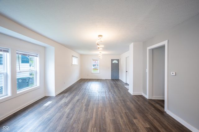 1605 W Memorial Drive, Muncie, IN 47302