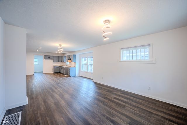 1605 W Memorial Drive, Muncie, IN 47302