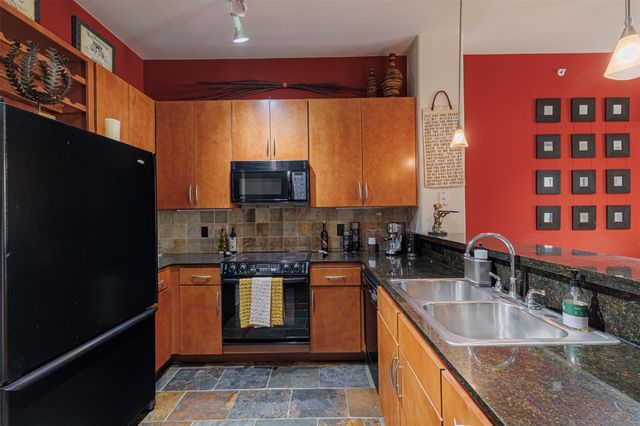 1901 Post Oak Boulevard 2112, Houston, TX 77056