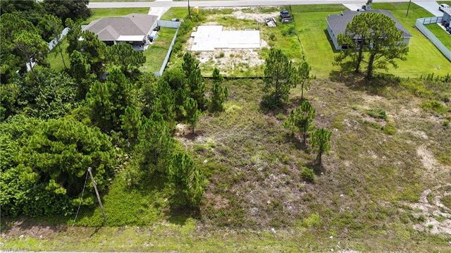 1404 Venice AVE N, Lehigh Acres, FL 33971