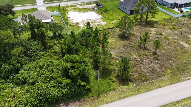 1404 Venice AVE N, Lehigh Acres, FL 33971