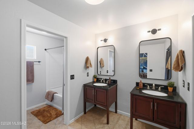 6017 S Sweet Birch Lane, Tucson, AZ 85747