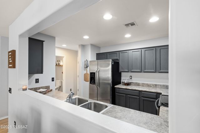 6017 S Sweet Birch Lane, Tucson, AZ 85747