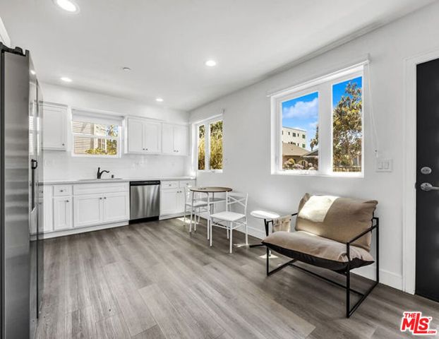 1269 W 36th Street, Los Angeles, CA 90007