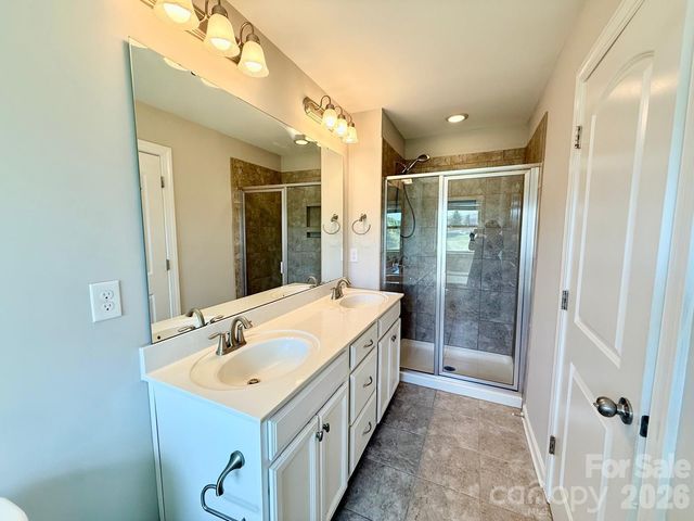 5658 Stonewells Drive, Charlotte, NC 28278