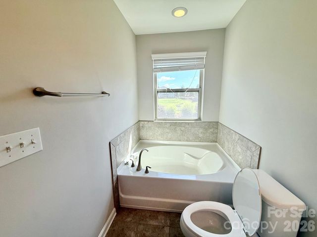 5658 Stonewells Drive, Charlotte, NC 28278