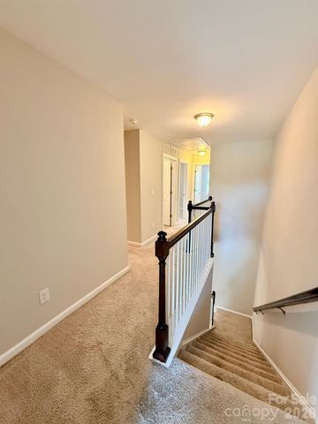 5658 Stonewells Drive, Charlotte, NC 28278