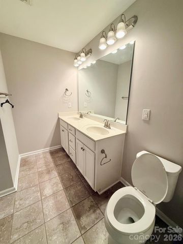 5658 Stonewells Drive, Charlotte, NC 28278