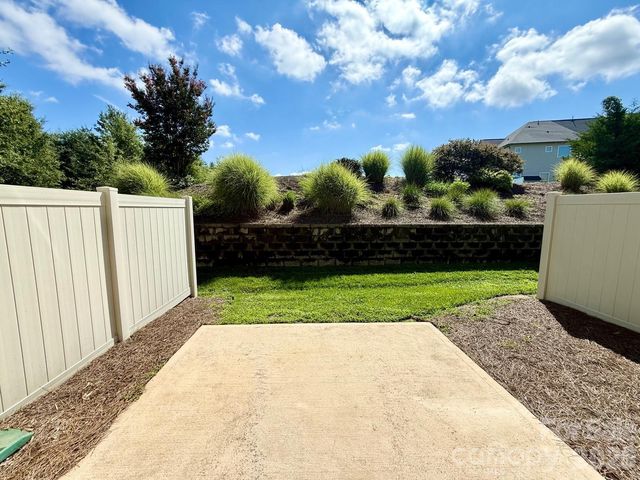 5658 Stonewells Drive, Charlotte, NC 28278