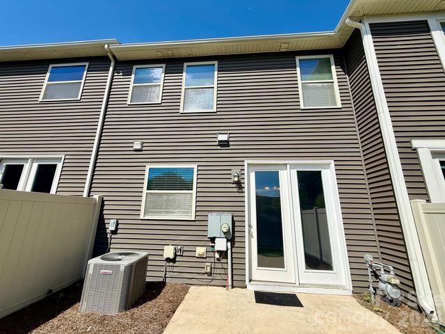 5658 Stonewells Drive, Charlotte, NC 28278