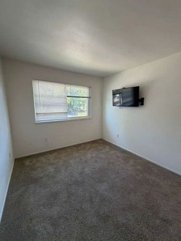 4608 Via Vista, Huntington Beach, CA 92649