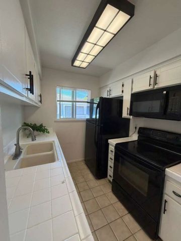 4608 Via Vista, Huntington Beach, CA 92649