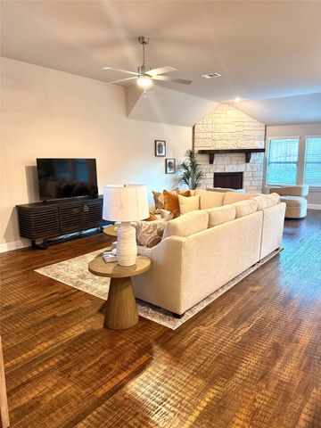 11801 Serval Street, Godley, TX 76044