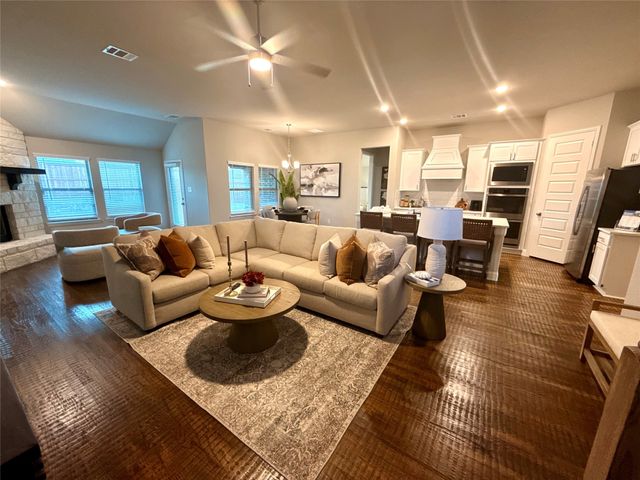 11801 Serval Street, Godley, TX 76044