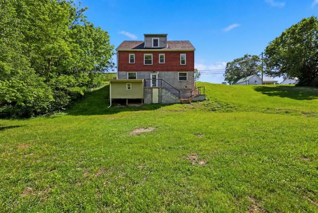 513 E Main Street, Burgin, KY 40330