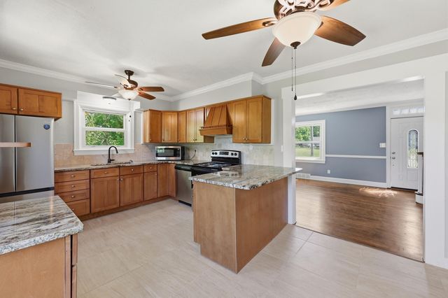 513 E Main Street, Burgin, KY 40330
