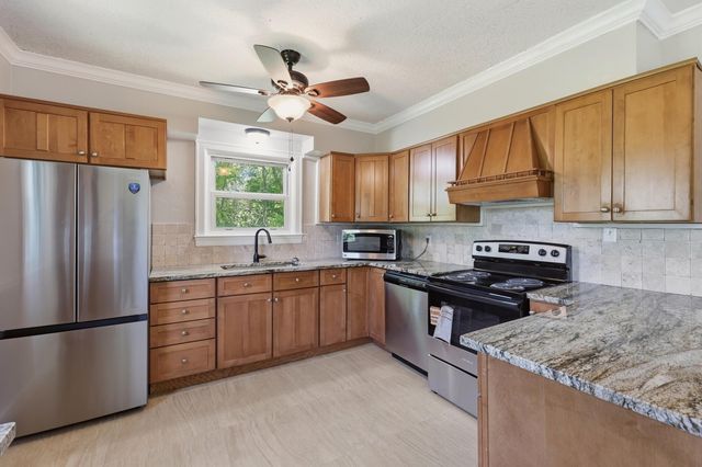 513 E Main Street, Burgin, KY 40330