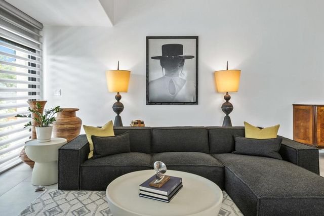 6250 N Paseo De La Palma, Palm Springs, CA 92264