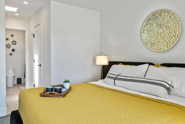 6250 N Paseo De La Palma, Palm Springs, CA 92264