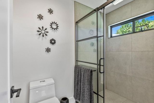 6250 N Paseo De La Palma, Palm Springs, CA 92264