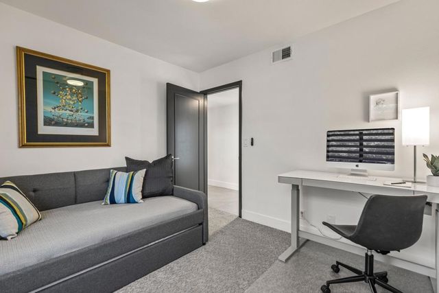 6250 N Paseo De La Palma, Palm Springs, CA 92264