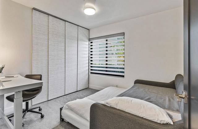 6250 N Paseo De La Palma, Palm Springs, CA 92264