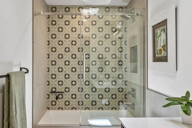 6250 N Paseo De La Palma, Palm Springs, CA 92264