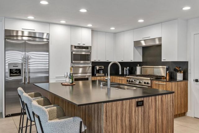 6250 N Paseo De La Palma, Palm Springs, CA 92264