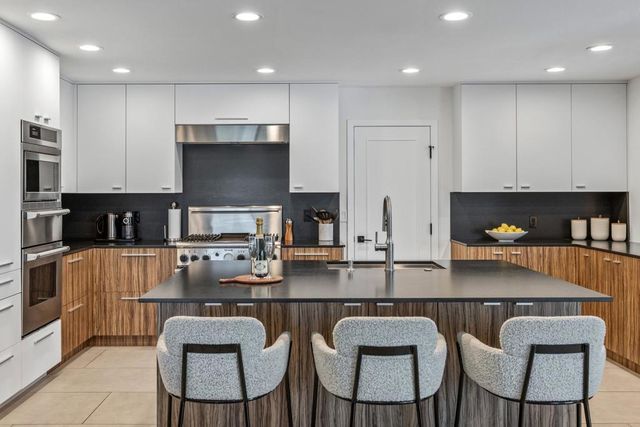 6250 N Paseo De La Palma, Palm Springs, CA 92264